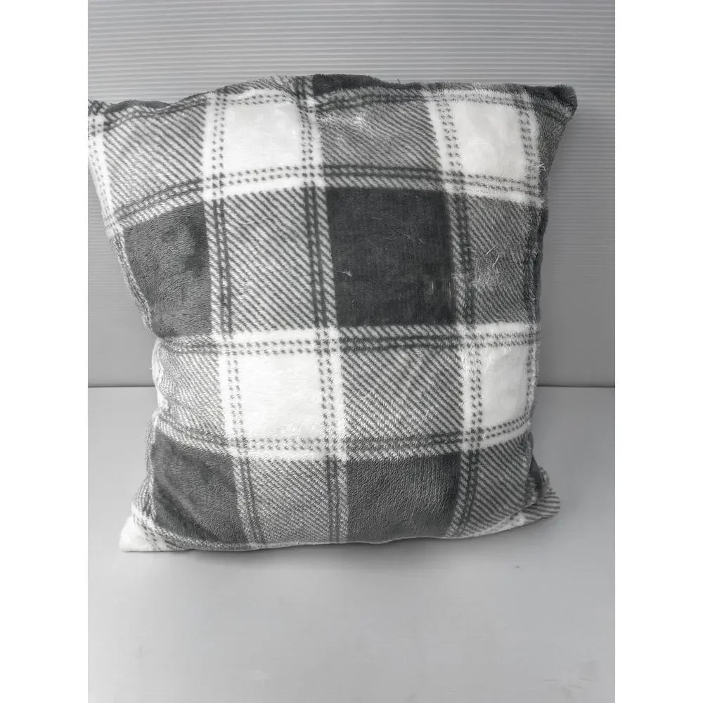 COZY soft Pillow Pre-Owned in fair condition 15 x 15 soft fabric